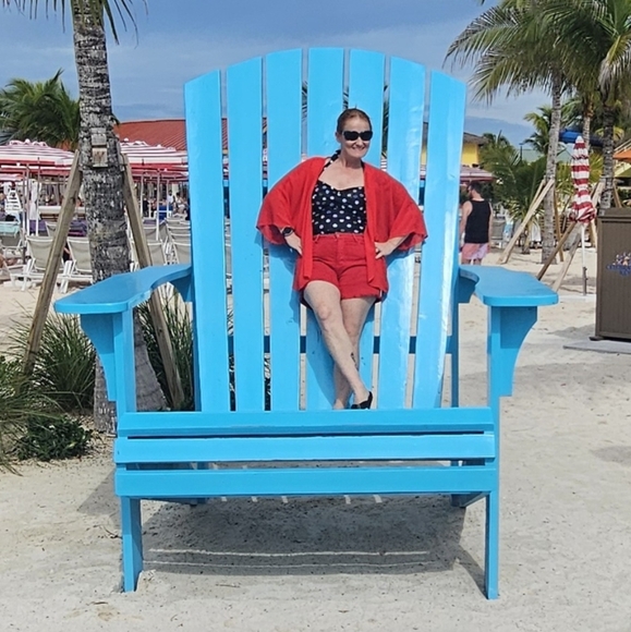 Meet your Posher, Dawn - Picture 2 of 3